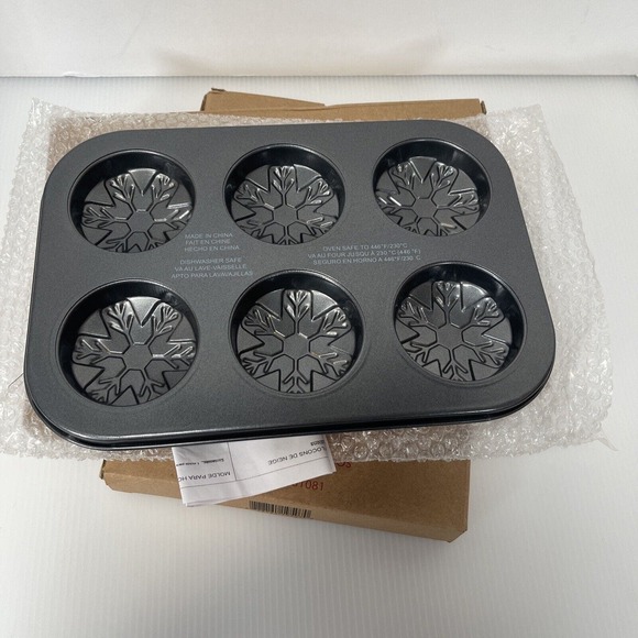 2 AVON Snowflake Baking Pan Carbon Steel w/Nonstick Coating 10 1/2" L x 7 1/2" W - Picture 1 of 6